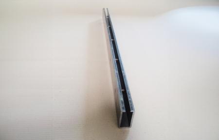 Nosníky pre stavebnicový systém polyuretanových alebo gumených sít