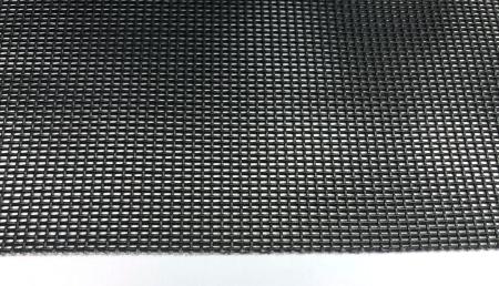 Pet - screen protihmyzová sieťovina proti poškodeniu domácimi zvieratami.