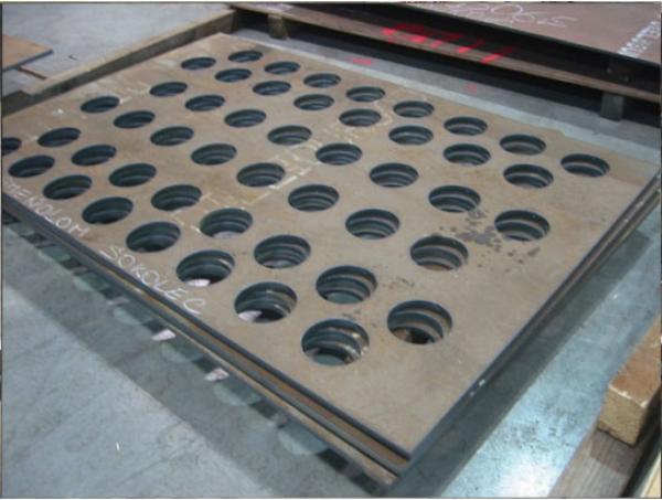 Sklzové a dopadové platne z materiálu Hardox 450